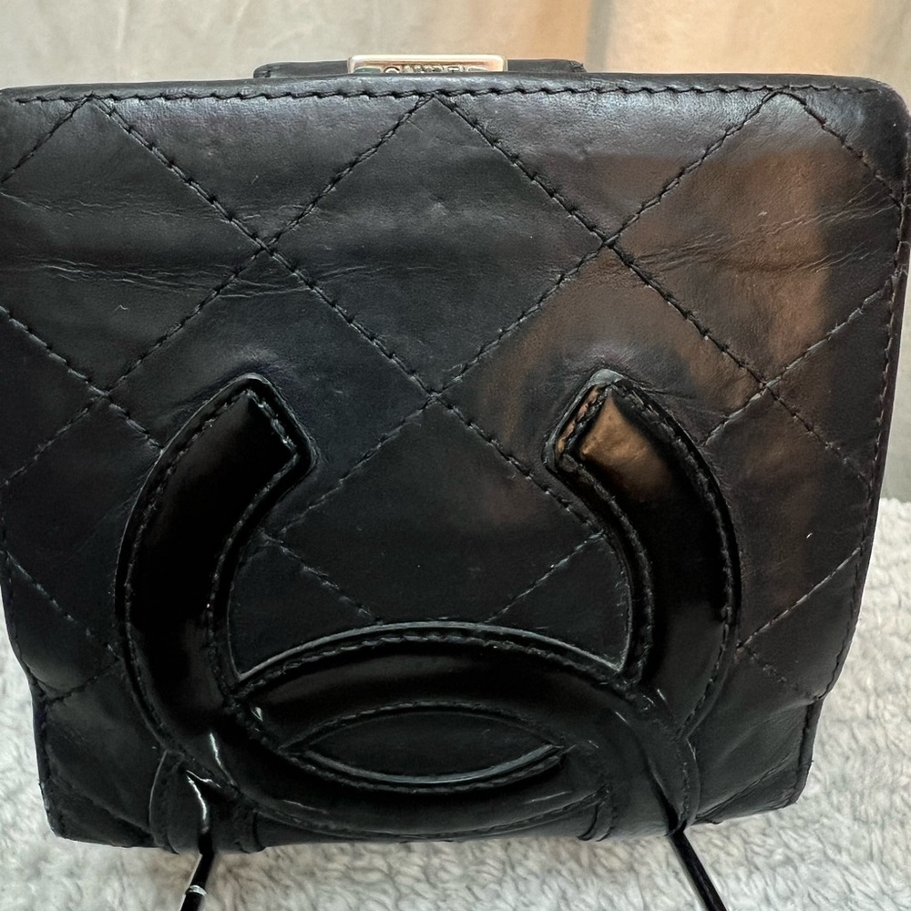 🖤💕Black Chanel leather wallet with bright pink interior